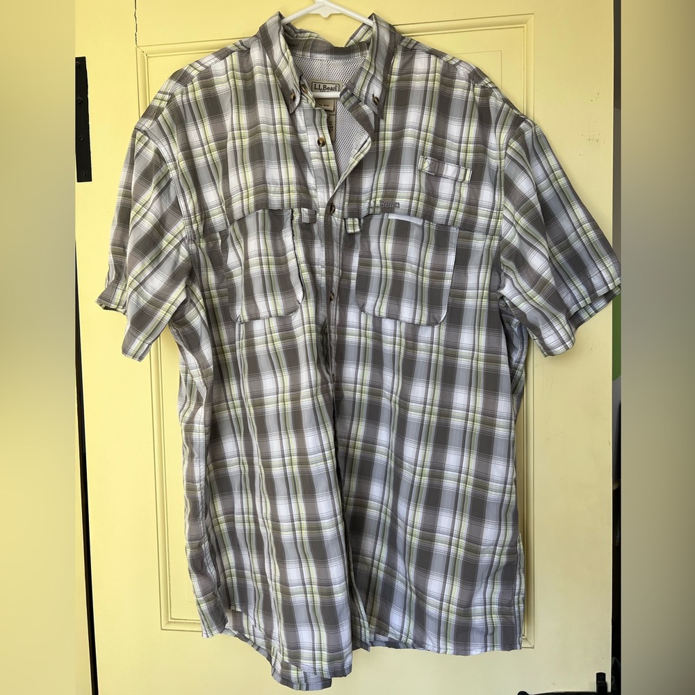 L.L. Bean mens sort sleeve vented shirt